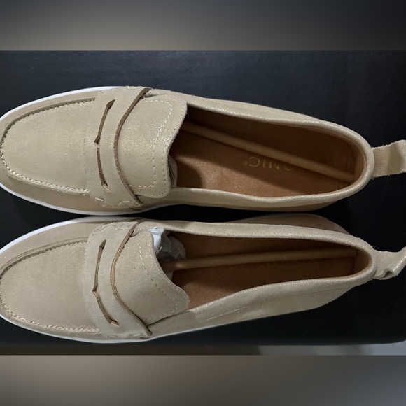 * Vionic Uptown Loafers * - Picture 4 of 4